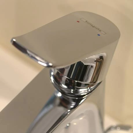 Hansgrohe Metris Single Lever Basin Mixer 200 with Pop-up Waste - 31183000 4 Hansgrohe Metris Single Lever Basin Mixer 200 with Pop-up Waste - 31183000 - Image 2