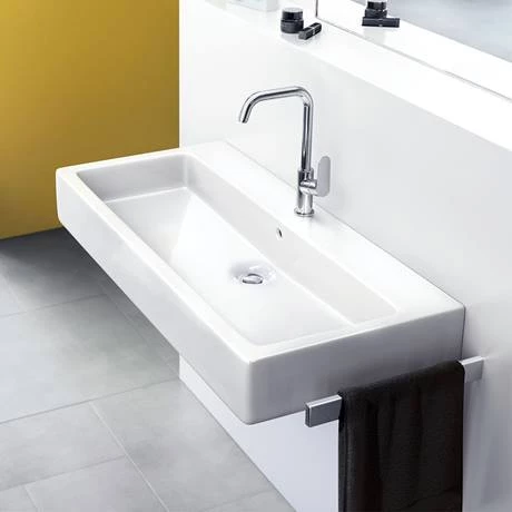 Hansgrohe Focus Single Lever Basin Mixer 240 with Swivel Spout and Pop-up Waste - 31609000 5 Hansgrohe Focus Single Lever Basin Mixer 240 with Swivel Spout and Pop-up Waste - 31609000 - Image 3