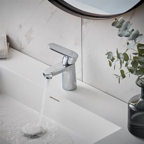 Hansgrohe Vernis Blend Single Lever Basin Mixer 70 without Waste - Chrome - 71558000 4 Hansgrohe Vernis Blend Single Lever Basin Mixer 70 without Waste - Chrome - 71558000 - Image 2